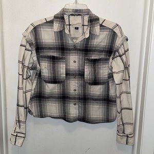 Universal thread, cute, black and white plaid long sleeve shirt. Size XS CROPPED